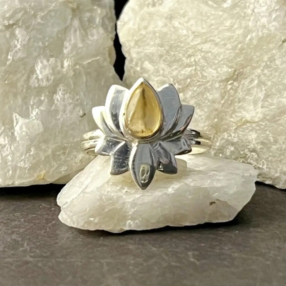 NWT 925 Silver and Genuine Citrine Lotus Ring size 5 - Picture 2 of 4